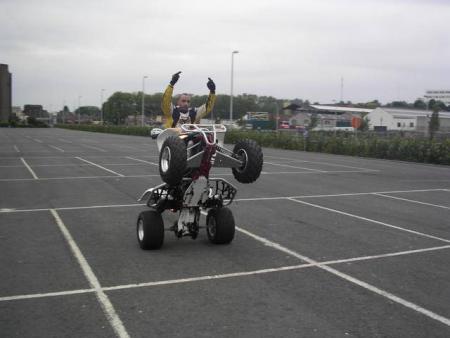 raptor 660 ac et wiii comme vous vyez c sans les main !!